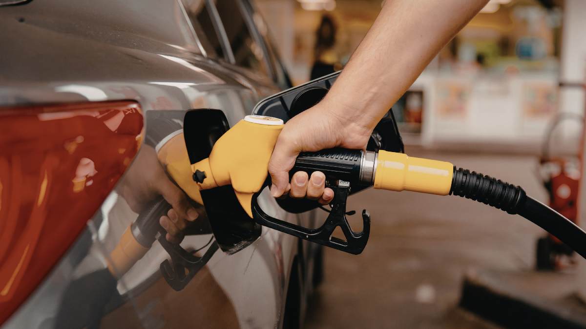 Precios de combustibles en Brasil suben 20%: ¿quién se beneficia?