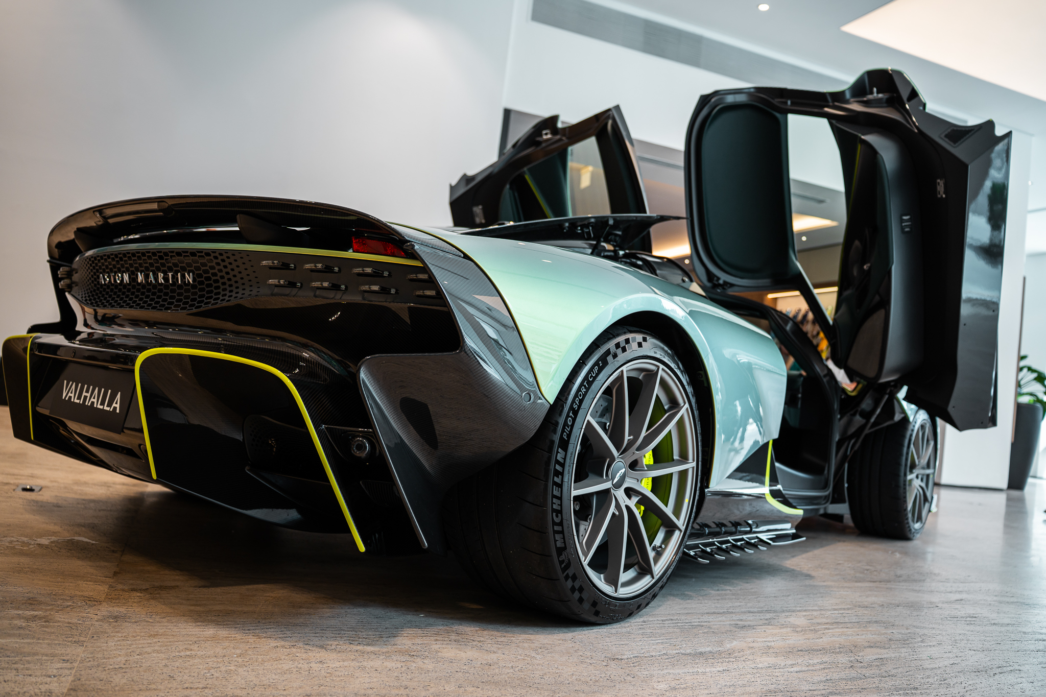 Dianteira do Aston Martin Valhalla - Imagem: Divulgação