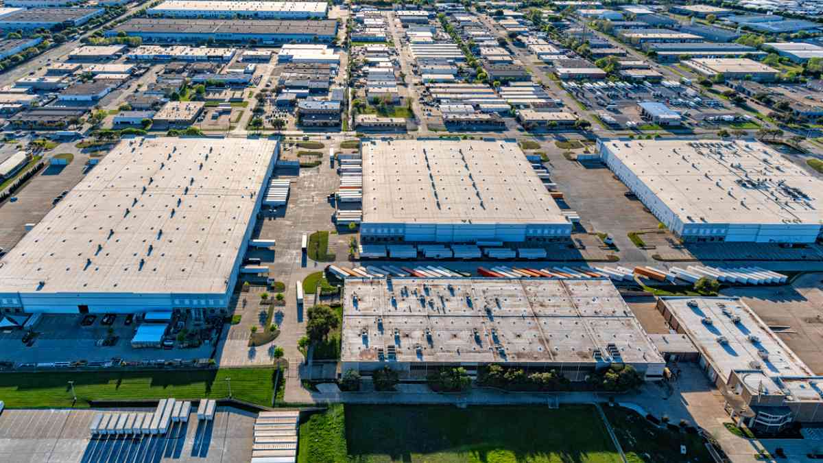 Alianza Trust Renda (ALZR11) adquiere propiedades clave en Brasil