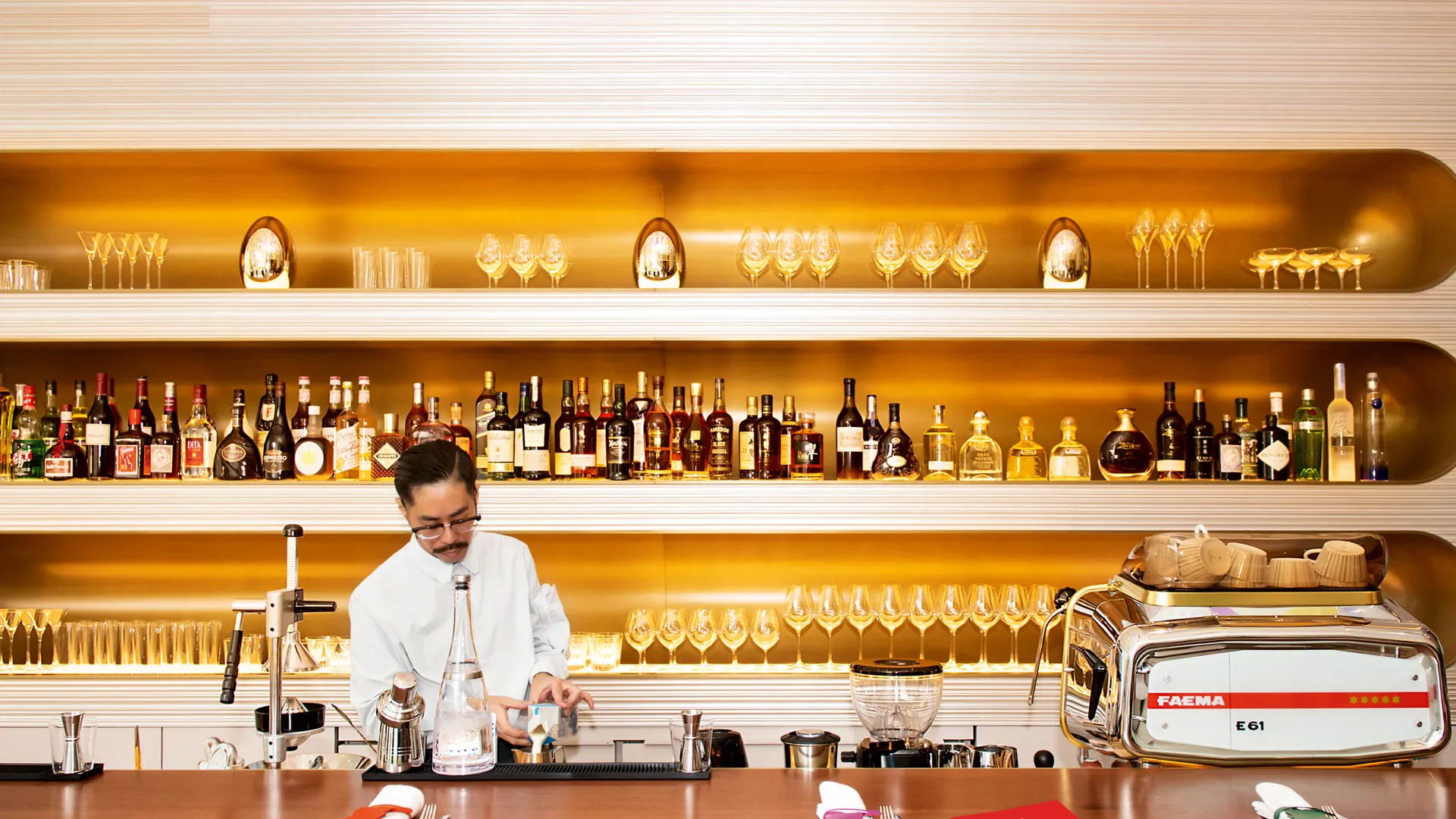 Le Café V