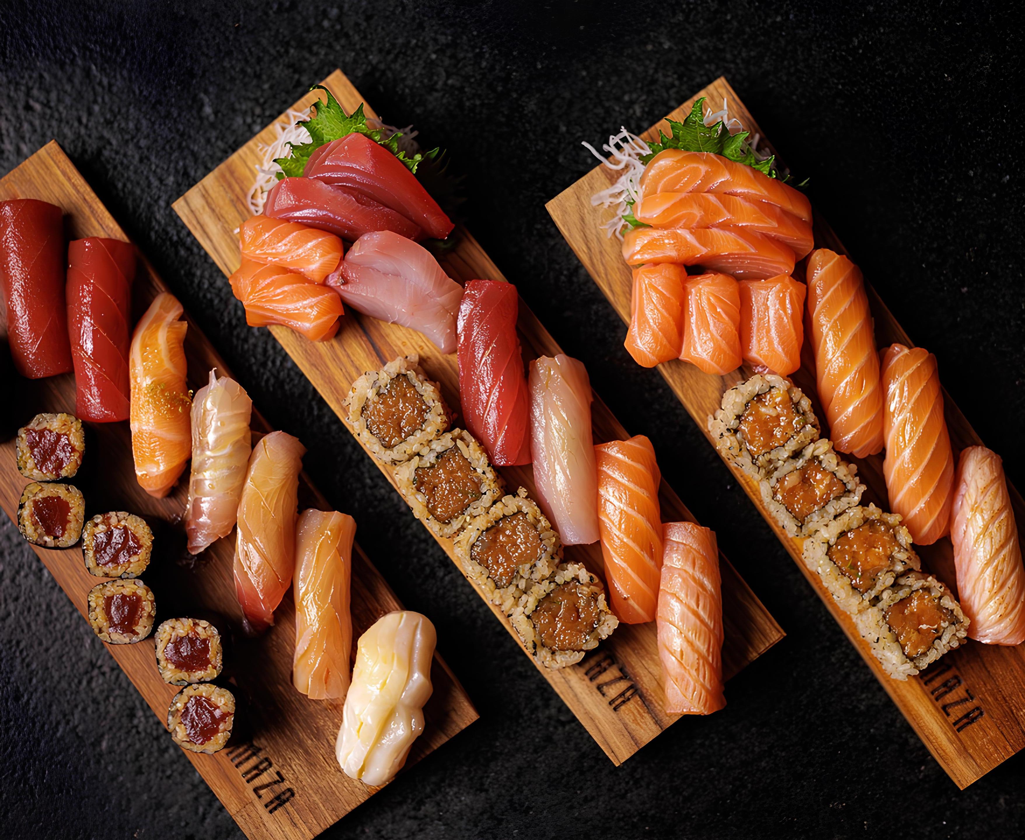 Seleção de sushis do omakase do Maza