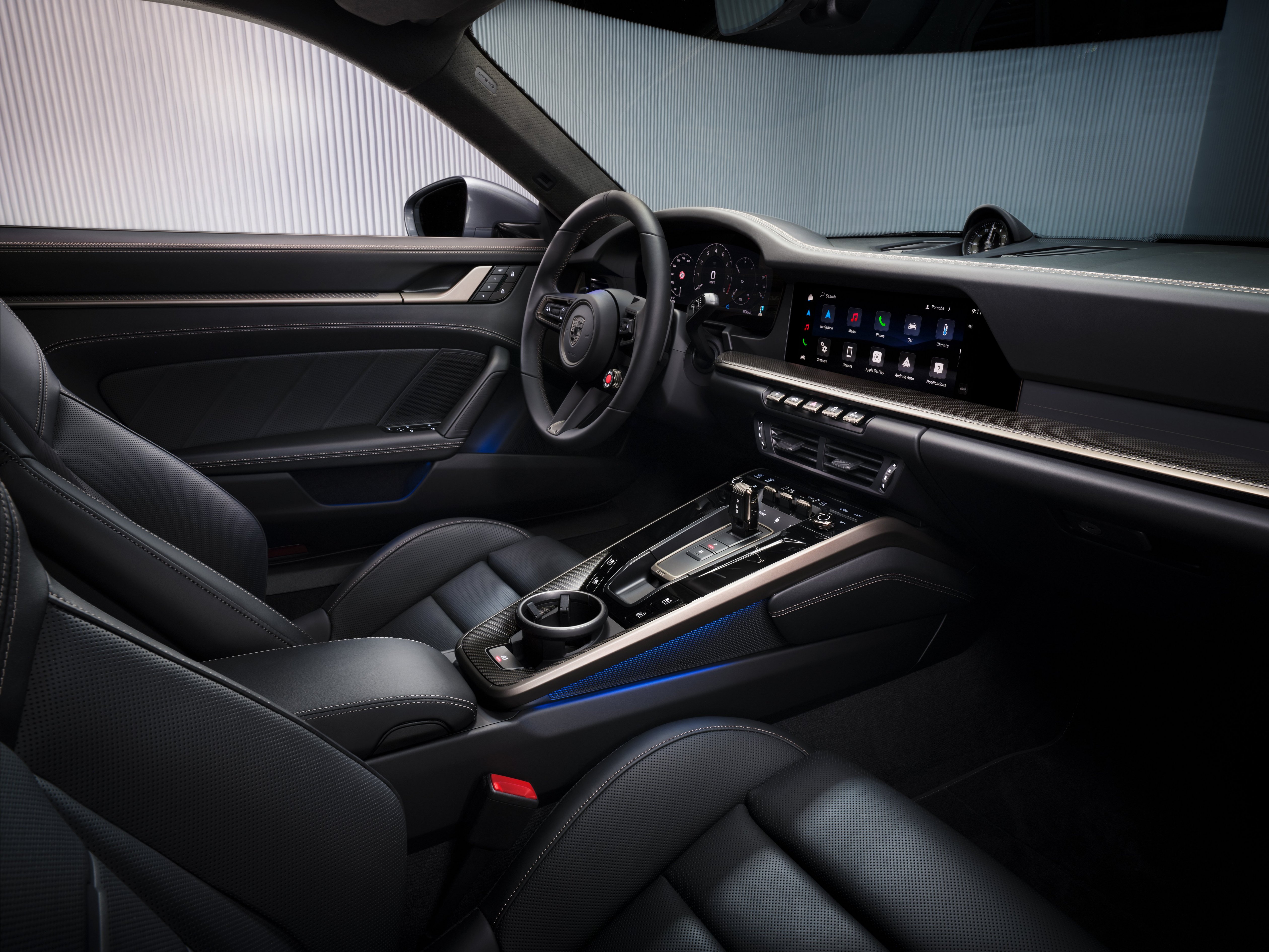 Porsche 911 Turbo S interior