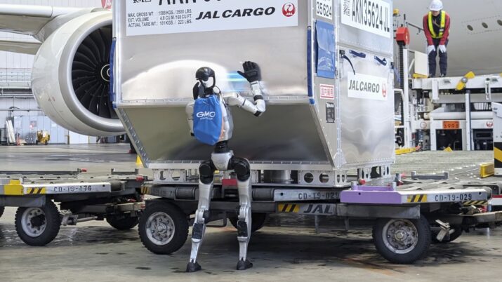 Japan Airlines testa robô humanoide em aeroporto de Toquio