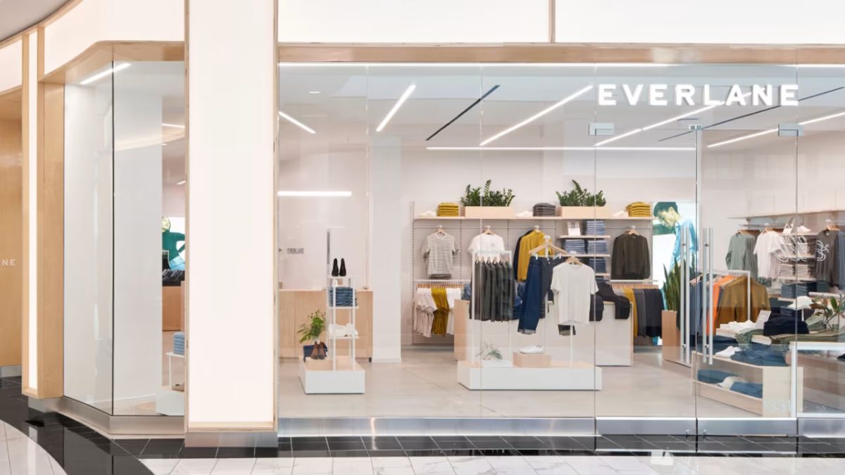 fachada da loja everlane em shopping