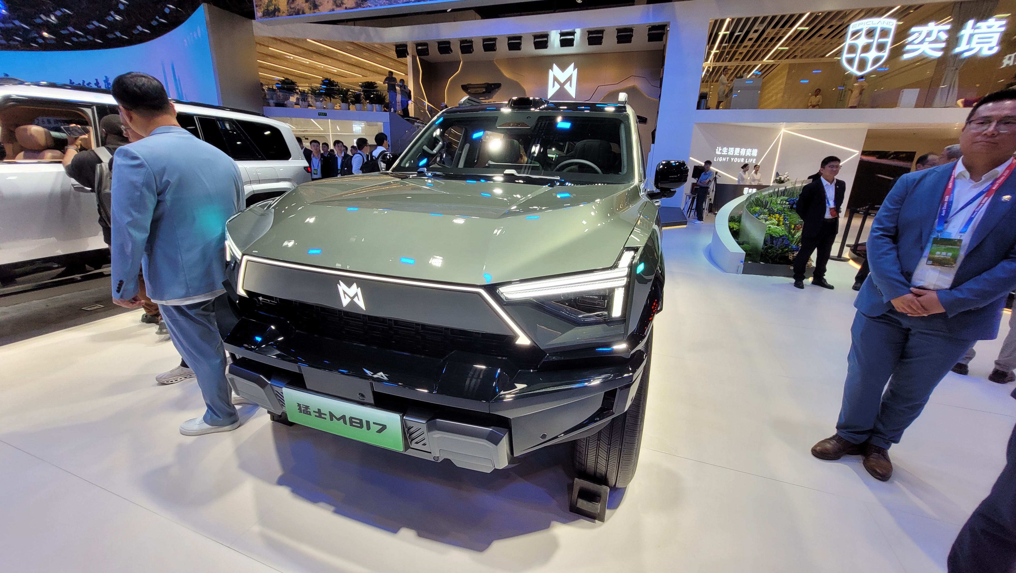 Dongfeng M-Hero 917: no alto do parabrisa o radar LiDAR