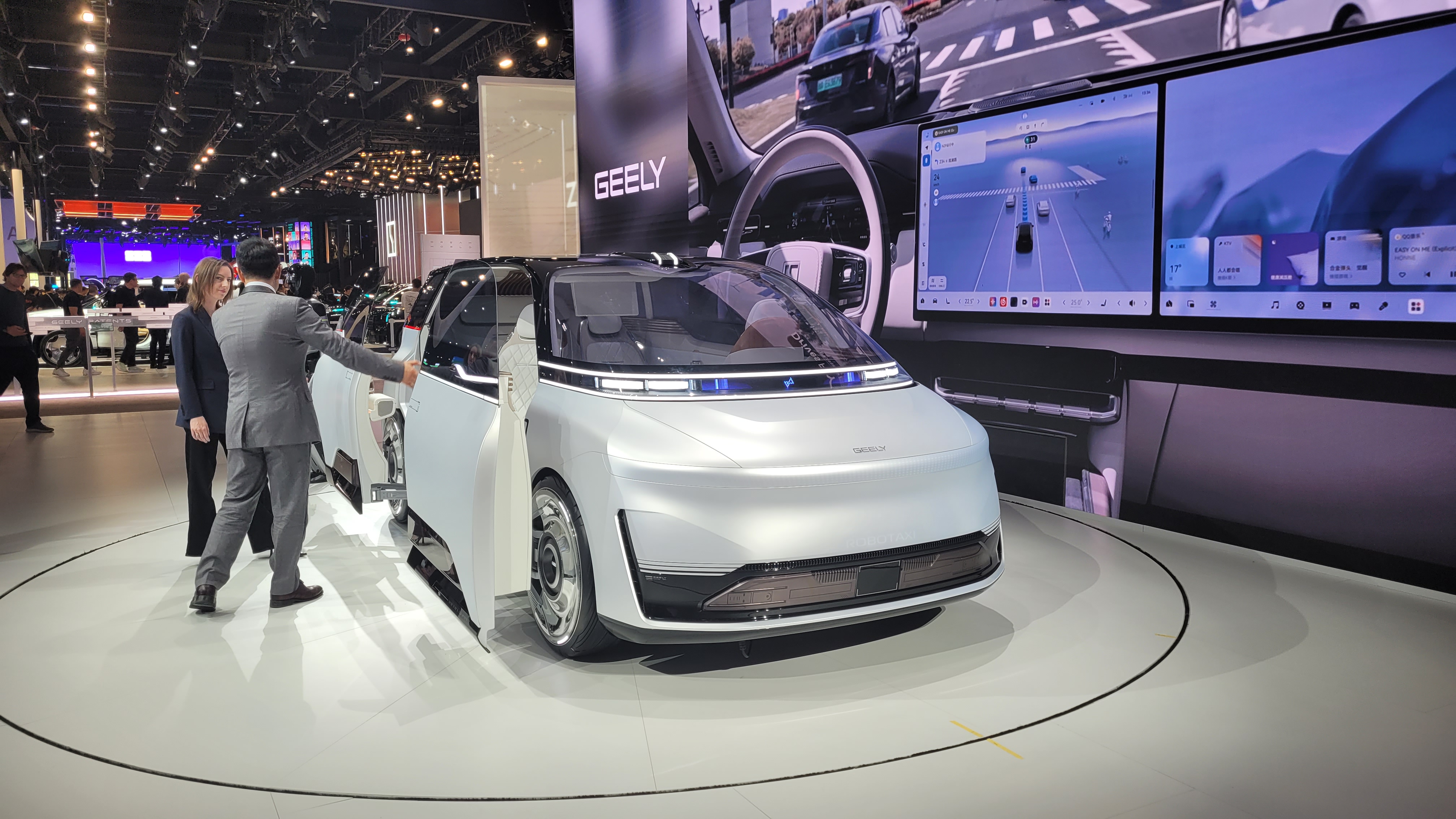 Robotaxi Geely
