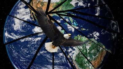 águia careca representando os estados unidos e globo em fragmentos - fim pax americana