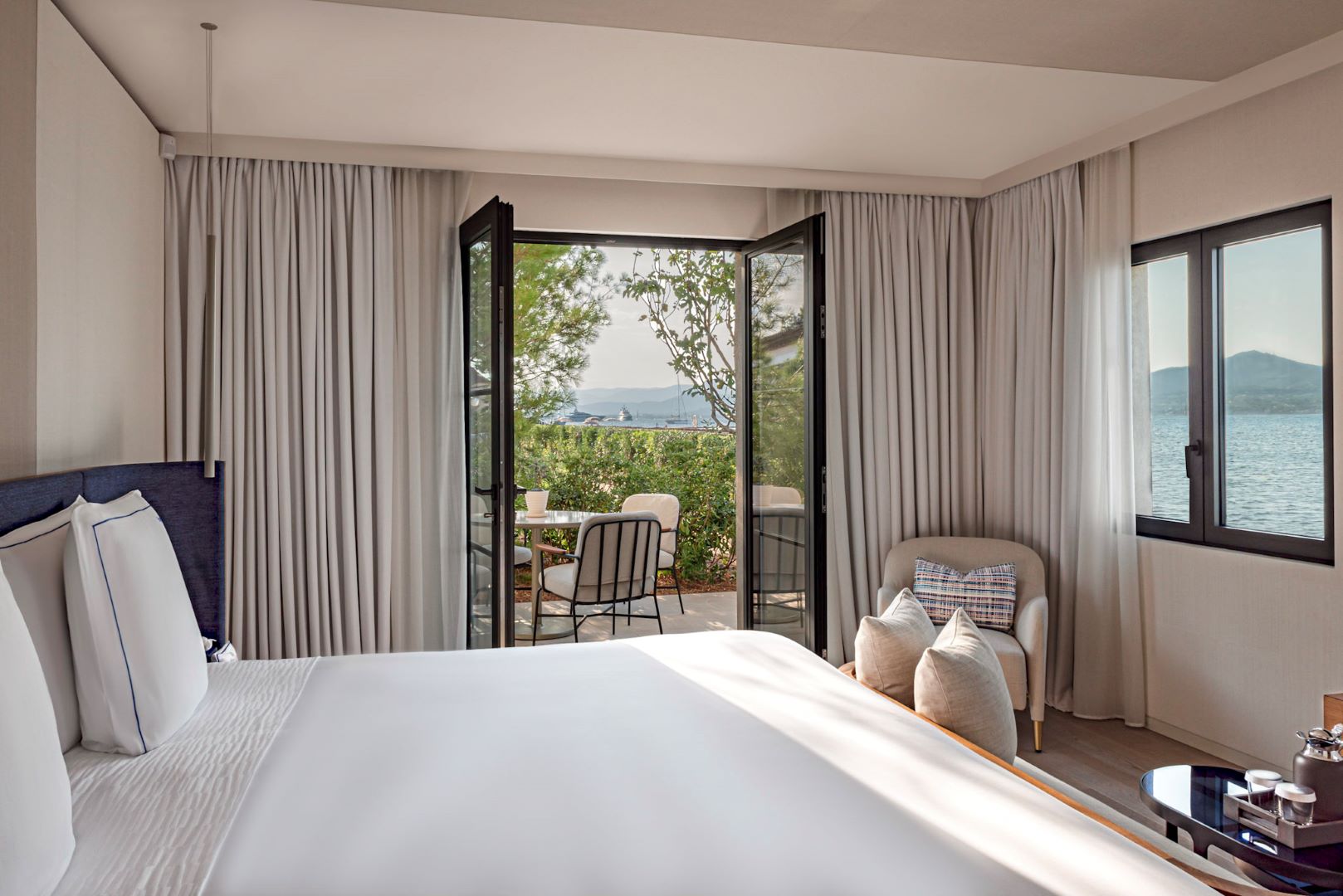 quarto luxuoso com vista para o mar