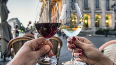 Entre lojas, desgutações e museus, Bordeaux tem programação rica para enófilos