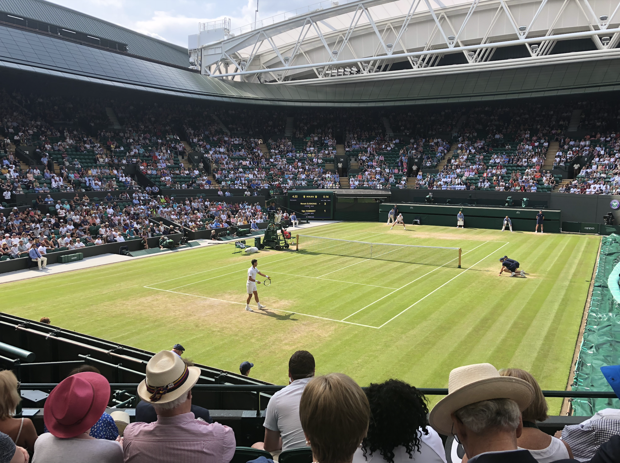 Novak Djokovic sx Ugo Humbert em Wimbledon em 2019