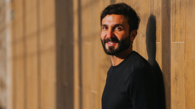Felipe Tiradentes já trabalhou como pintor nos EUA, foi produtor de eventos e, hoje, é sócio-fundador de hotel de luxo em Trancoso