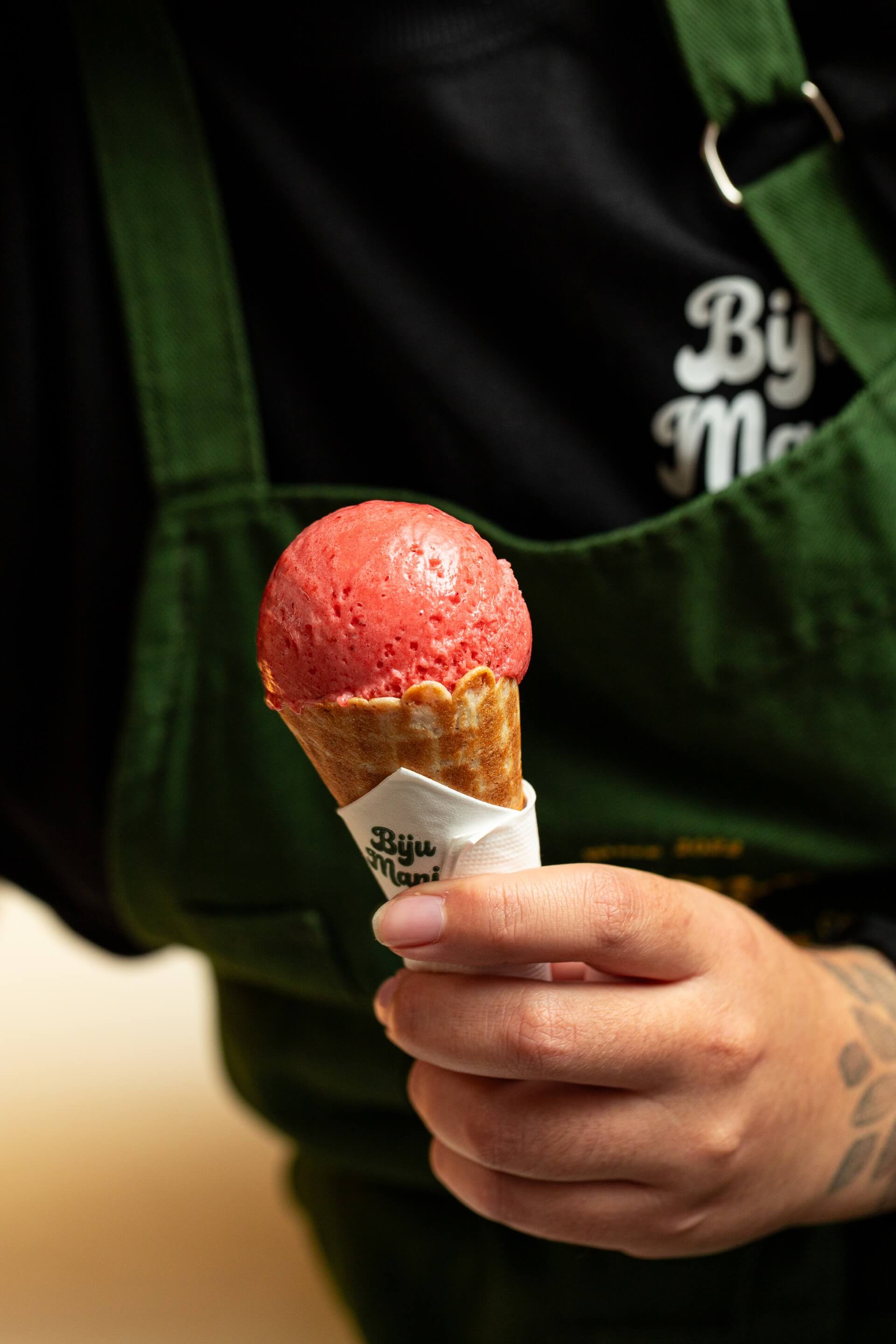 casinha de sorvete com uma bola cor de rosa