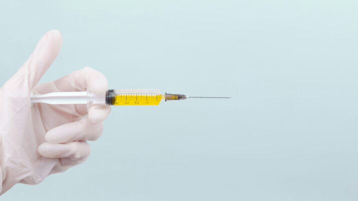 Injeção com tratamento anti rejuvenescimento