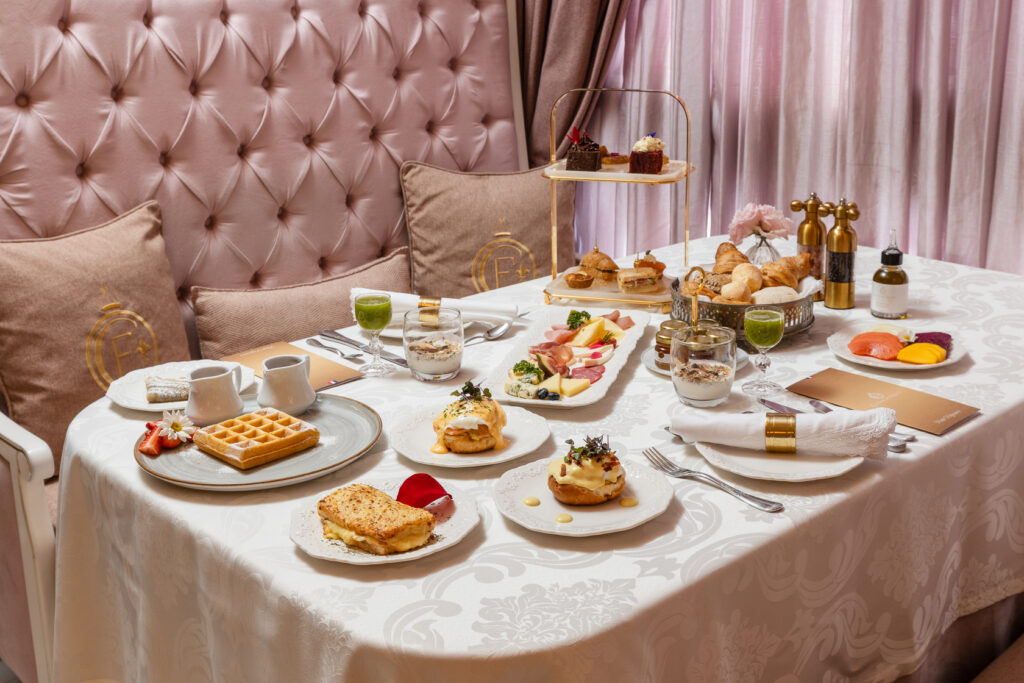 Café da manhã no Hotel Colline de France