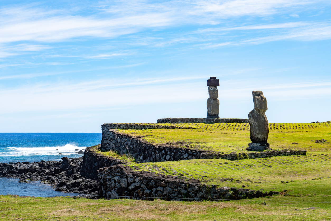 Moai no complexo ahu ko te Riku-Easter Island, Chile
