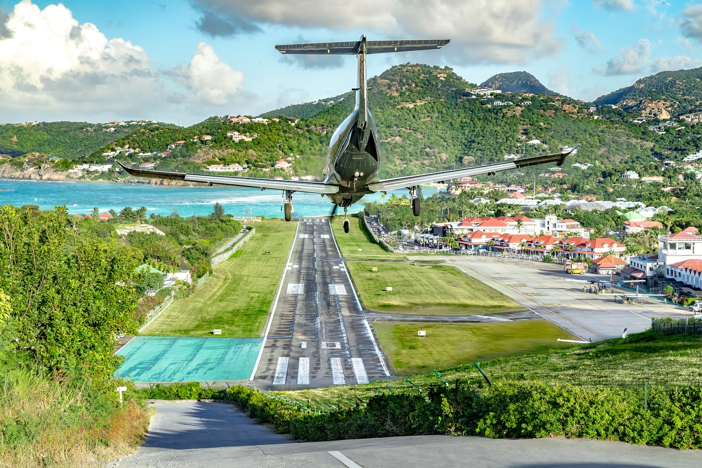 Aeroporto de St. Barth é um dos mais desafiadores da aviação comercial