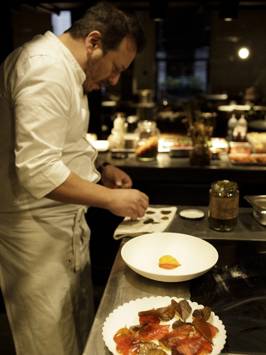 Chef Gonzalo Aramburu, à frente do únido dois estrelas Michelin da Argentina