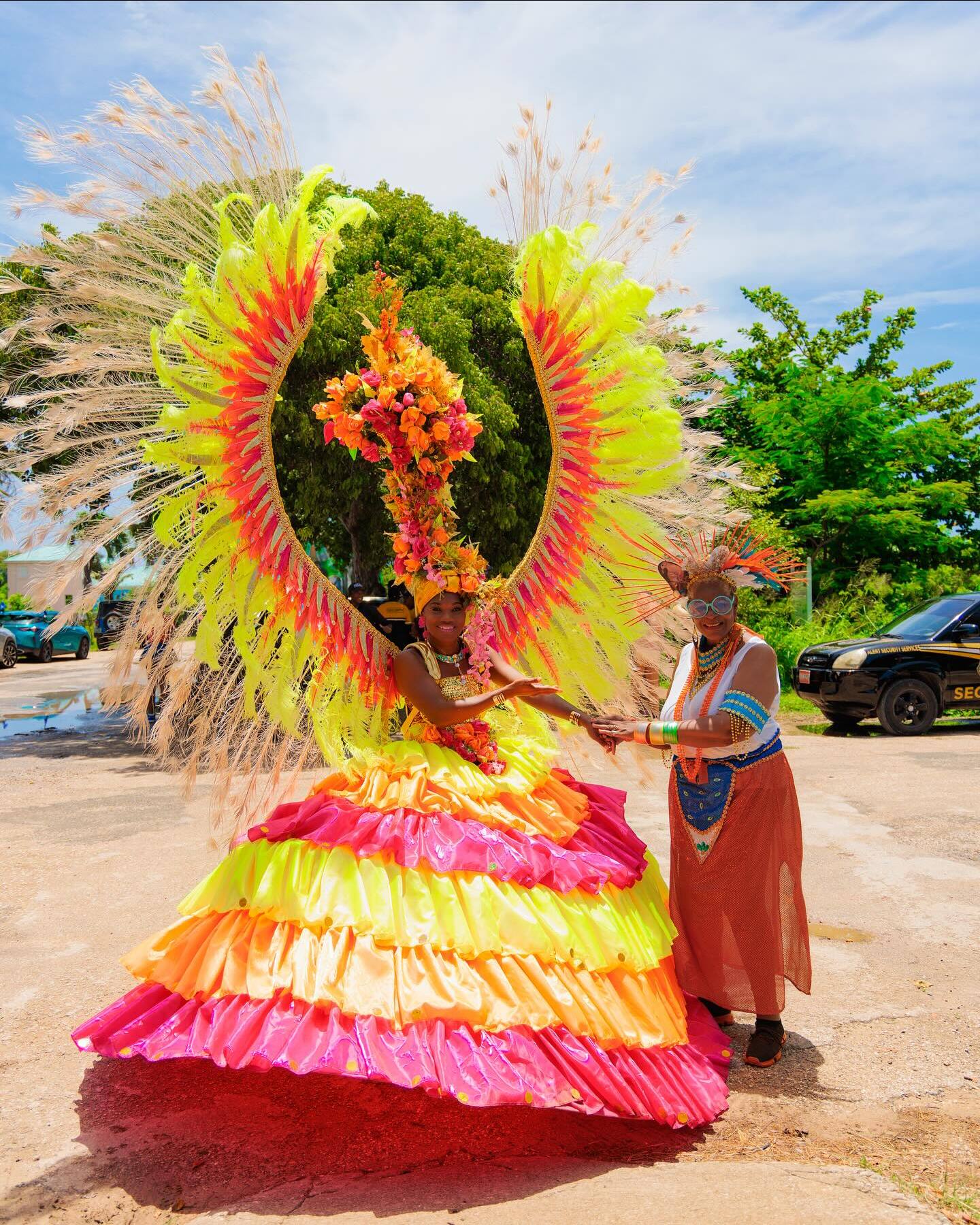 Mulher com roupas típicas em festival em Anguilla