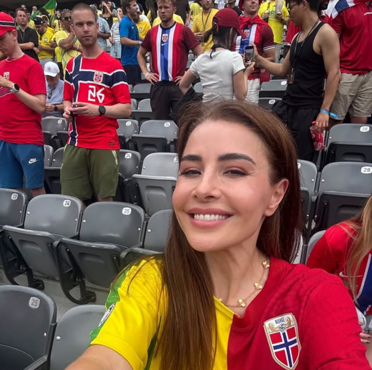 Rafaela Pimenta usa camiseta metade Brasil, metade Noruega no último jogo do Brasil da Copa de 2026