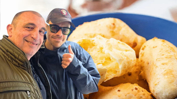 Harry Styles (à dir.) ao lado de fã em loja de pão de queijo paulistana