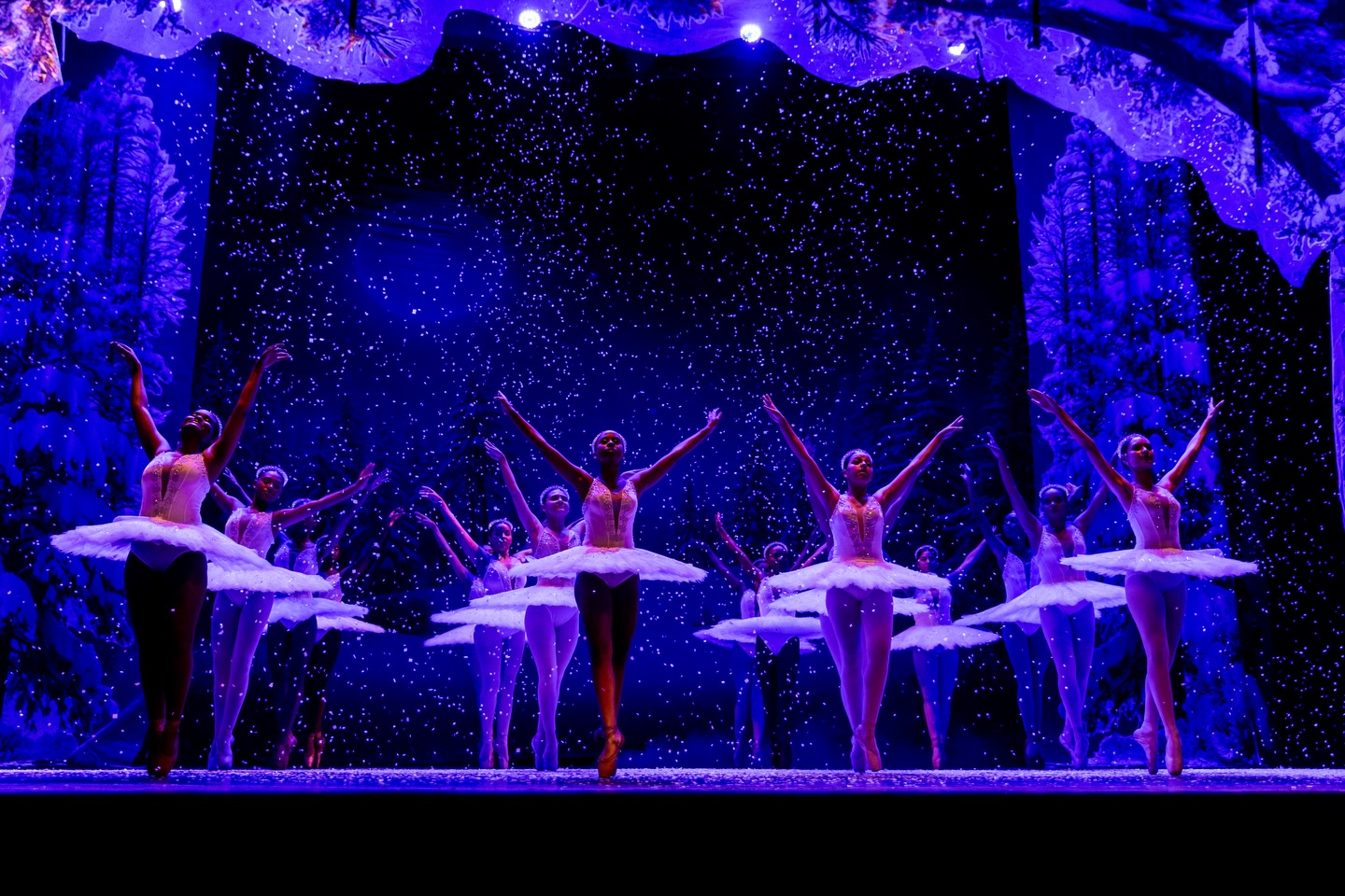 bailarinas no palco dançando
