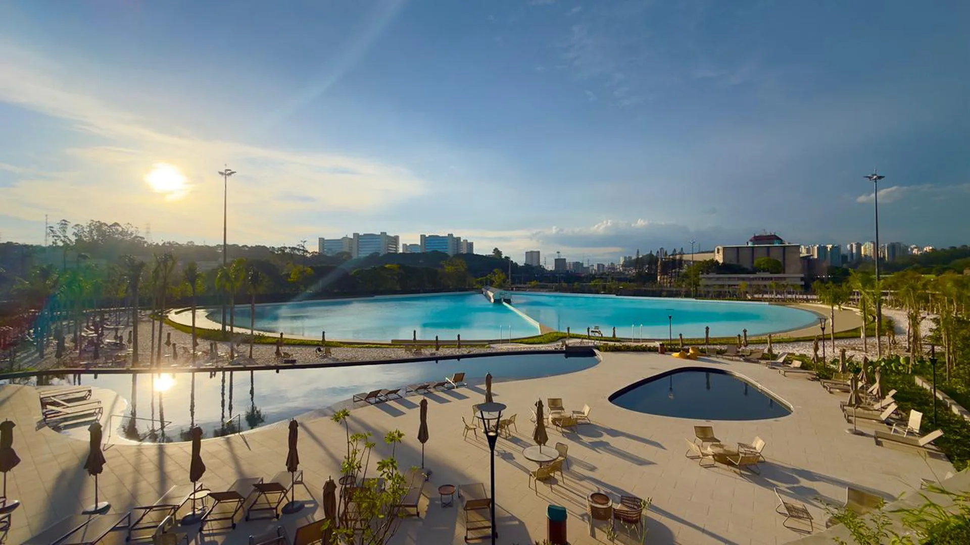piscina e praia em são paulo