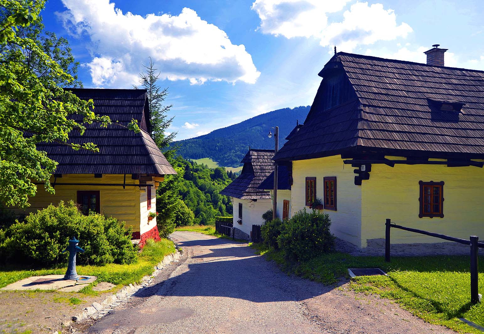 Vlkolínec, na Eslováquia, tem apenas 17 moradores e recebe 100 mil turistas por ano