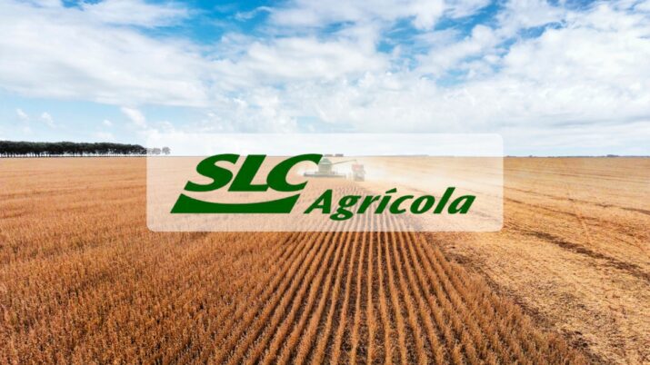 Plantação de soja e logo da SLC Agrícola (SLCE3)