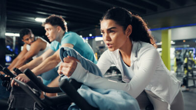 Exercício físico spinnign atividade academia