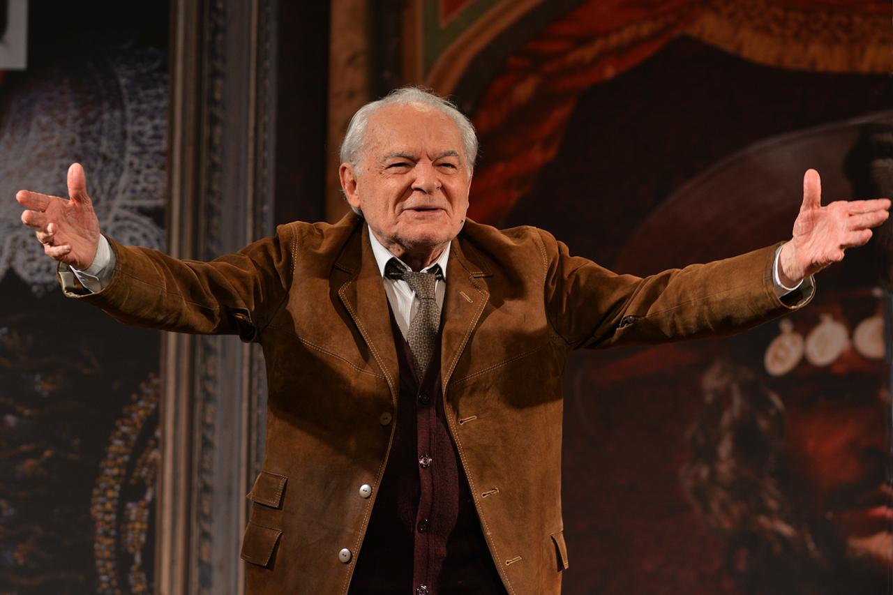 Othon Bastos no palco