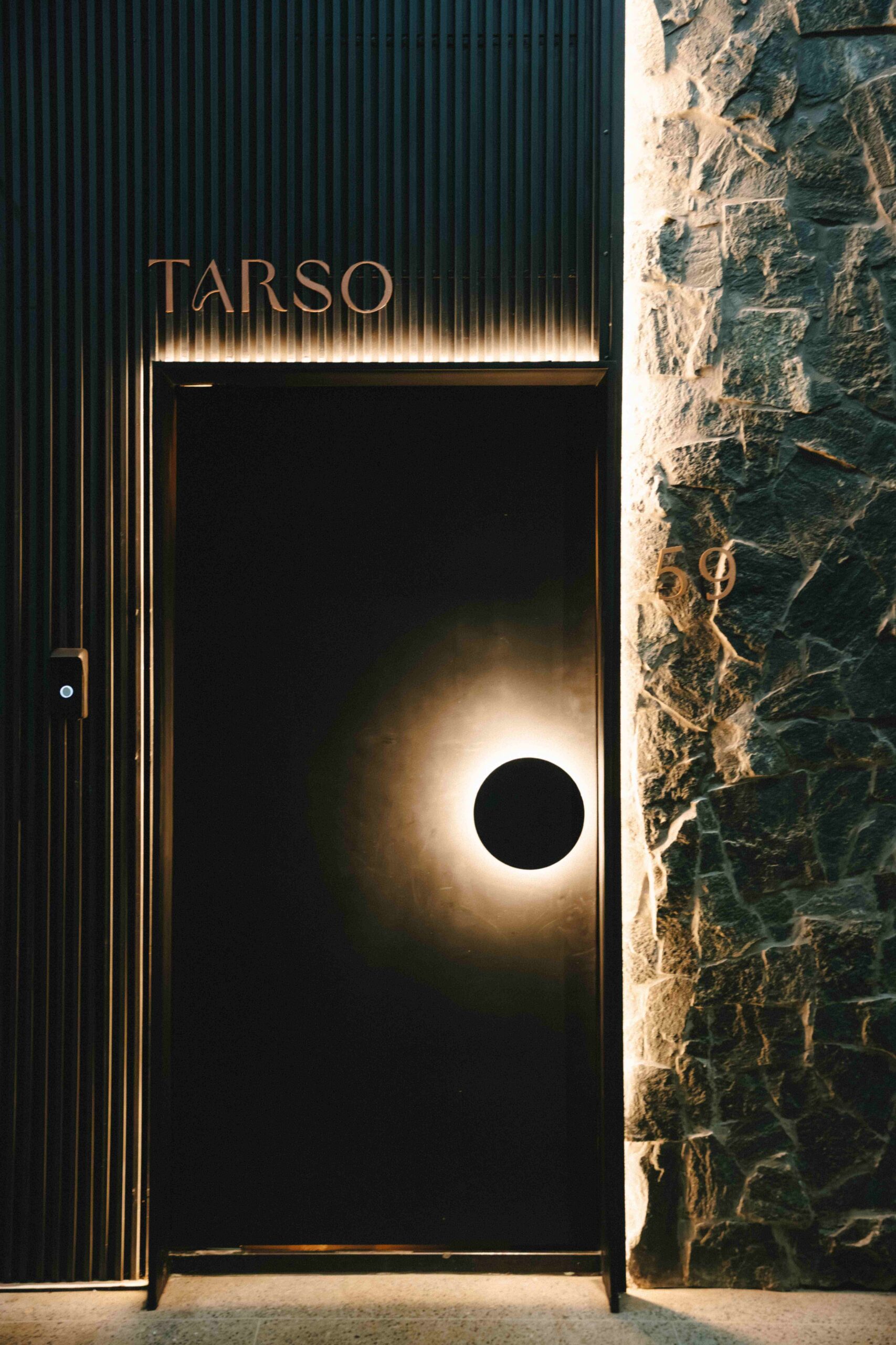 Porta do restaurante Tarso