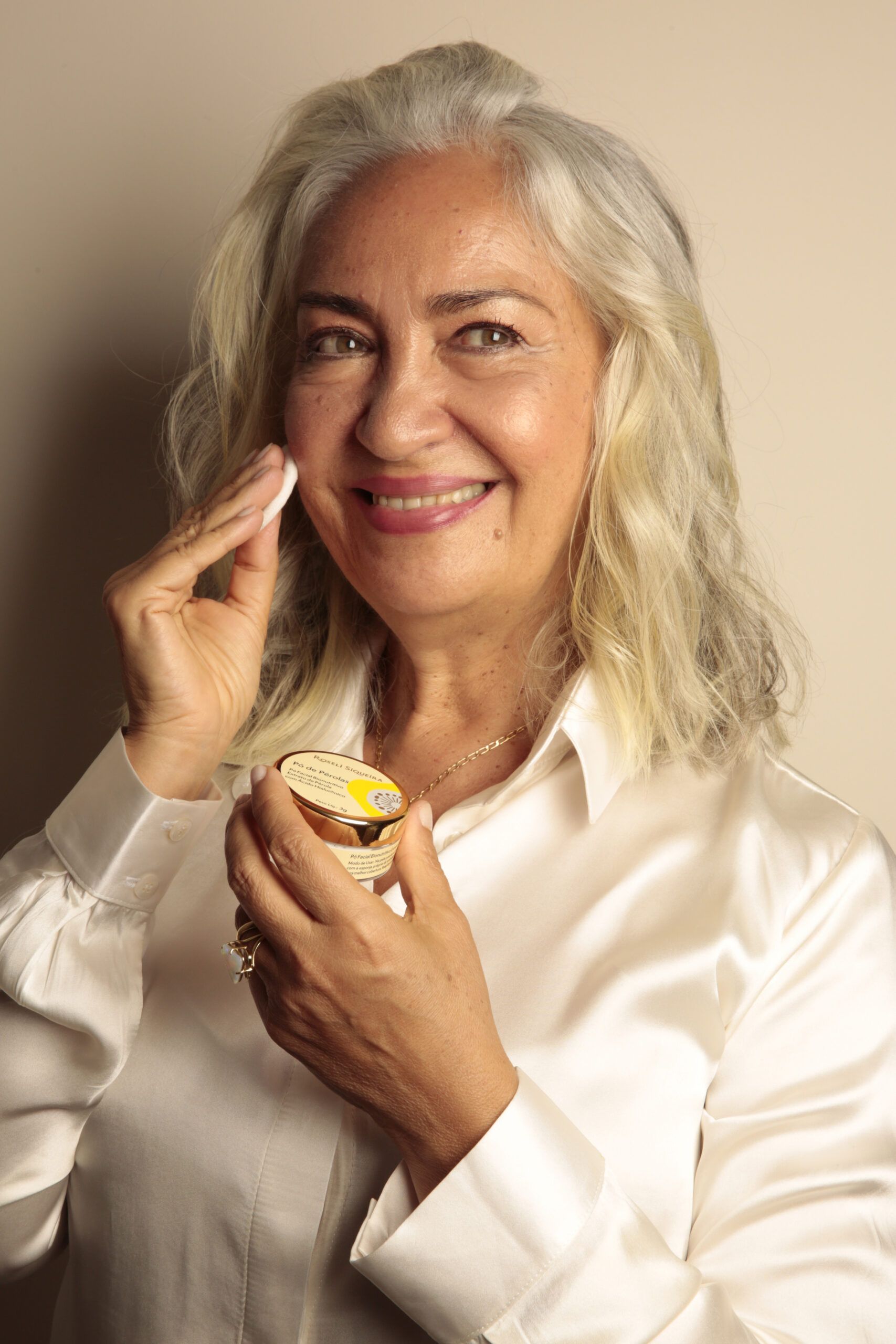 Roseli Siqueira participa do desenvolvimento de seus cosméticos