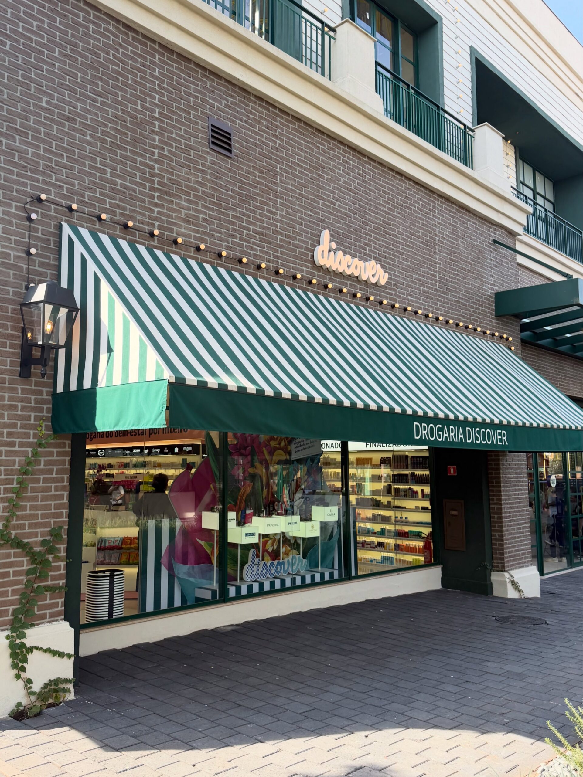 Drogaria Discover no CJ Village Mall, em Porto Feliz