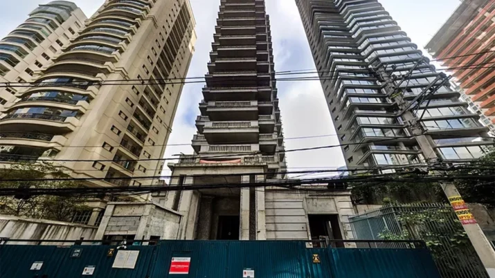 Edifício St. Barths, localizado na Rua Leopoldo Couto de Magalhães Júnior.