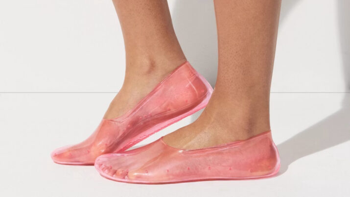 Jelly shoes e outros modelos são destaque em lista de tendências de consumo