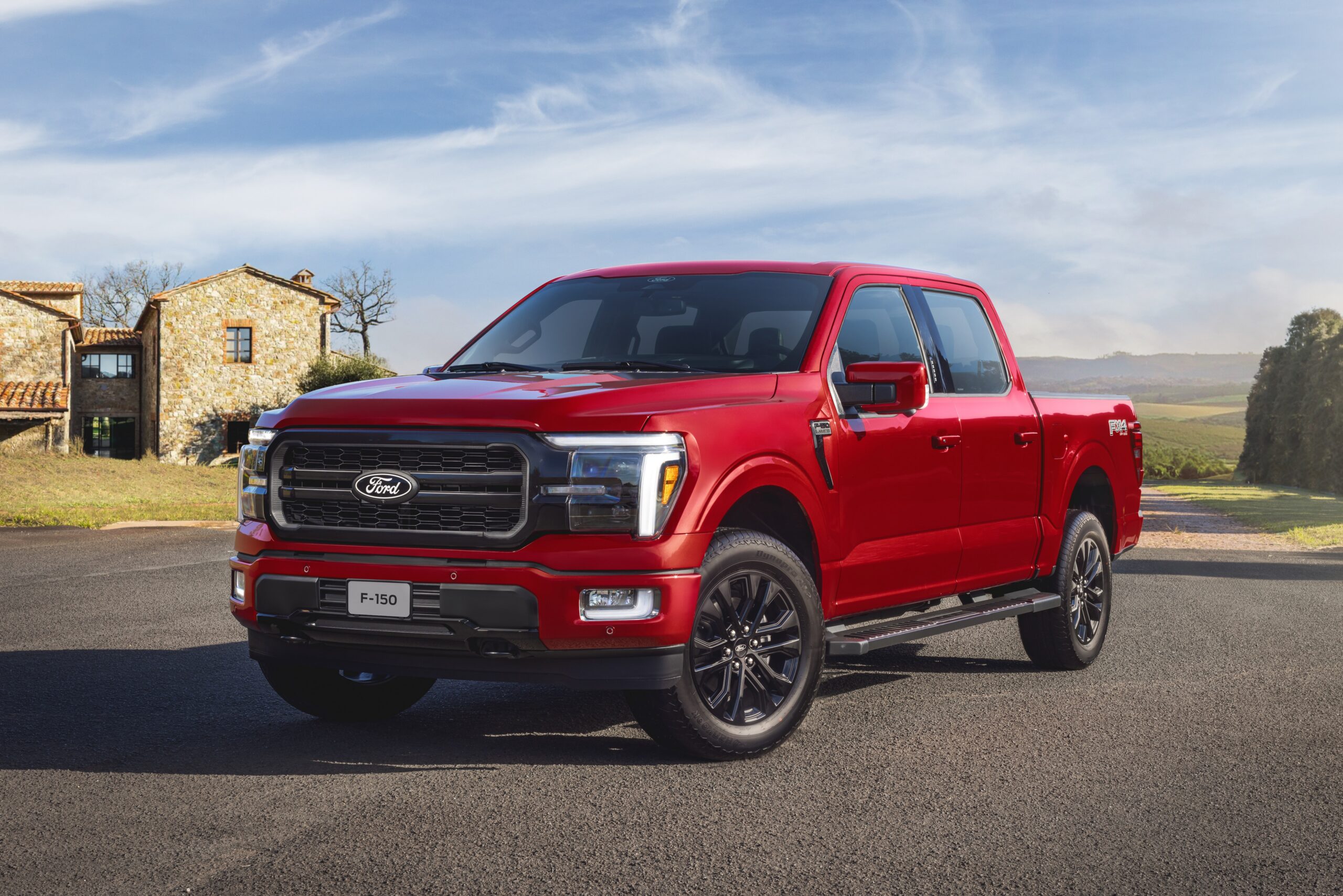 Ford F-150 Laria vermelha vista de frente