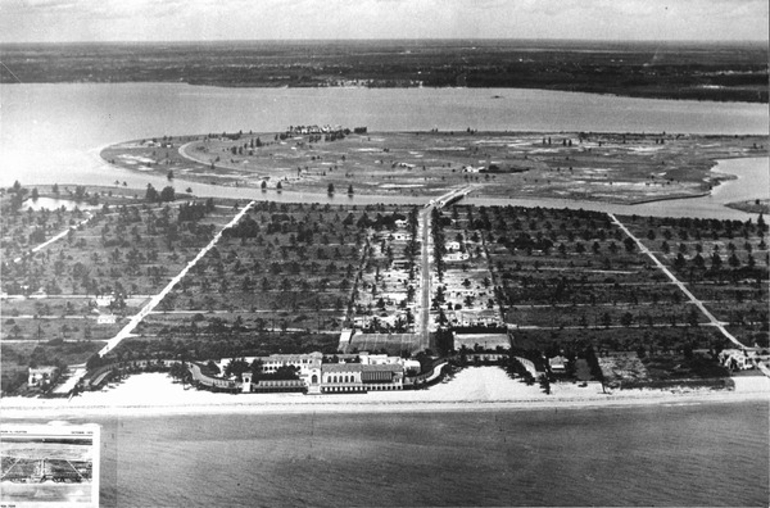 Vista aérea da ponte para a Ilha Indian Creek em 1935