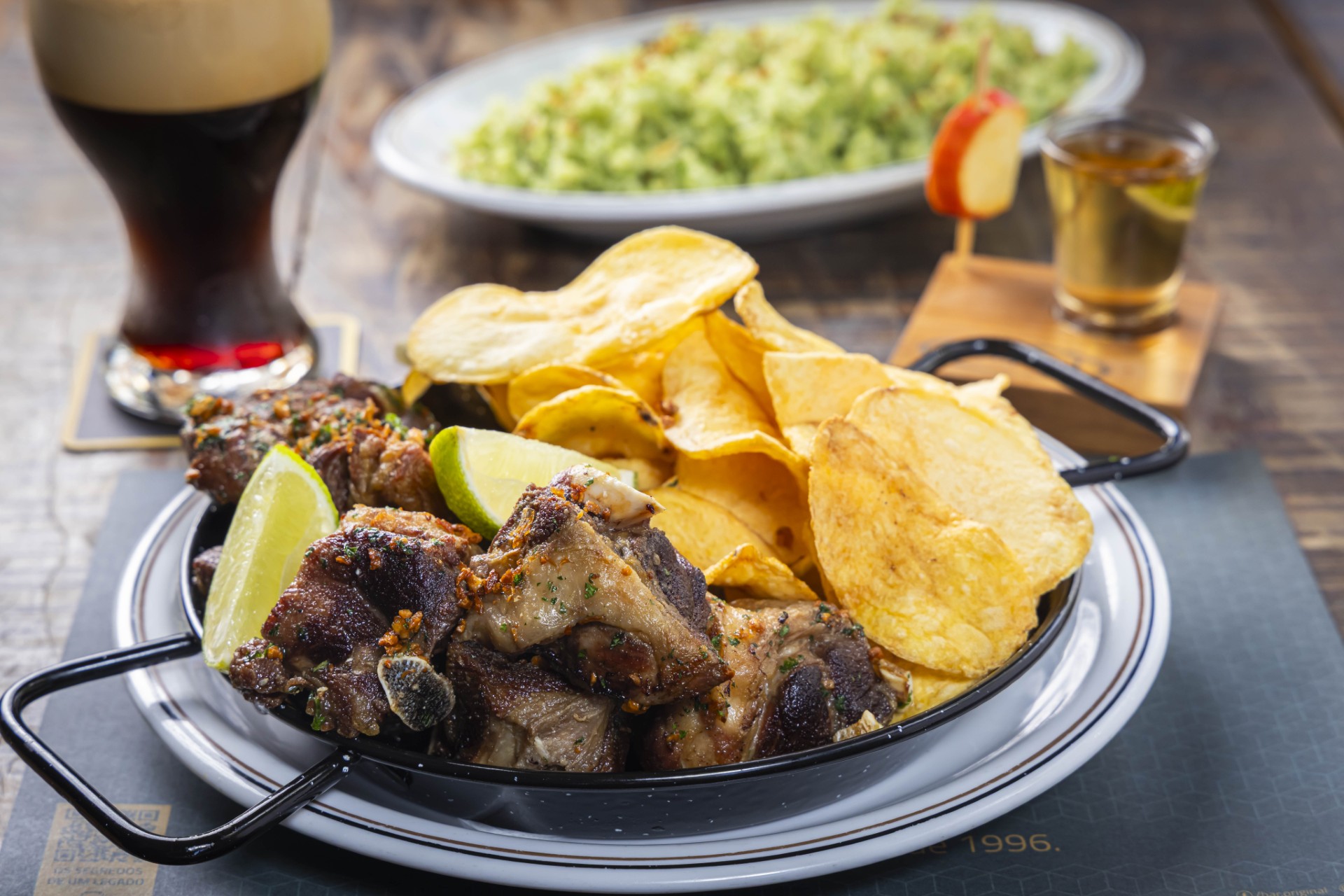prato com carne, arroz e batata 