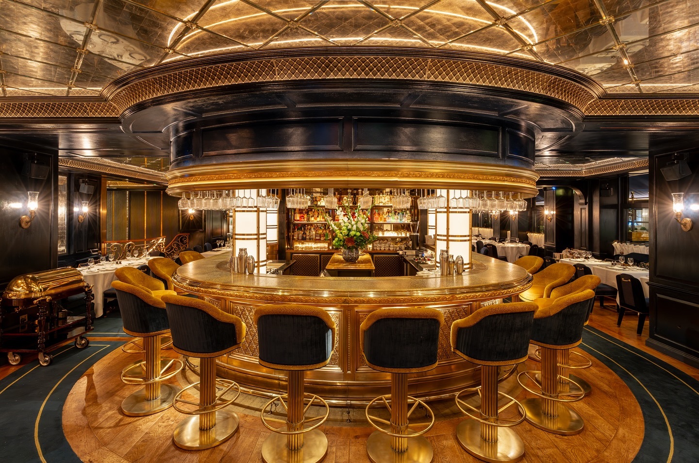 Hound Bar, no George Club