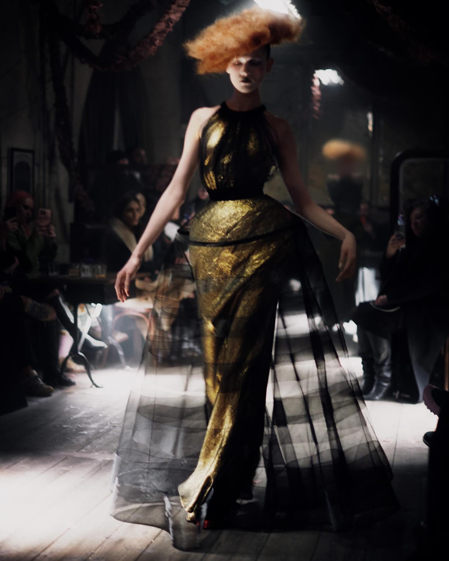 Desfile de alta-costura de 2024, último trabalho de John Galliano para a Maison Margiela
