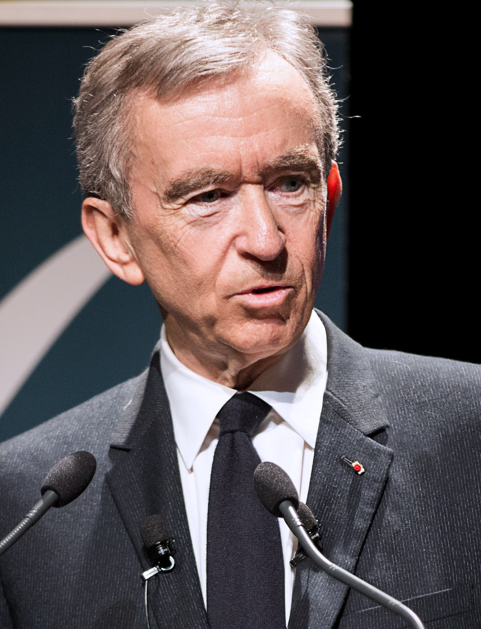 Bernard Arnault deixou a lista dos 10 maiores bilionários