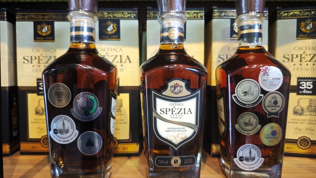 Cachaça Premium da Cachaçaria Spézia, em Luiz Alves, Santa Catarina