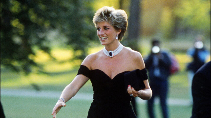 "Vestido da vingança" usado pela Princesa Diana em 1994 vai a leilão em NY