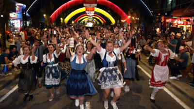 Foi dada a largada da temporada de Oktoberfest; veja as principais festas cervejeiras do Brasil