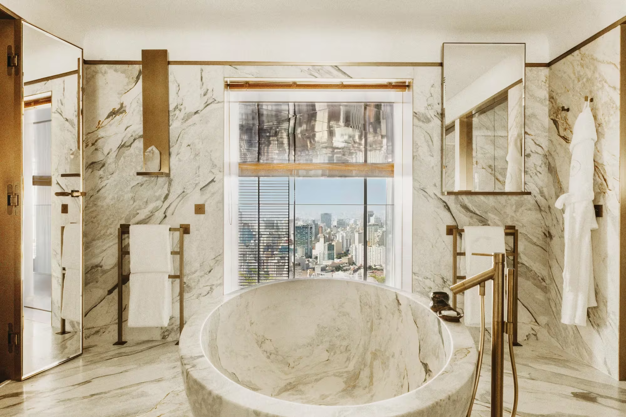 Banheiro da Penthouse Suite, no Rosewood