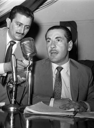 brizola-discursa-na-radio.jpg