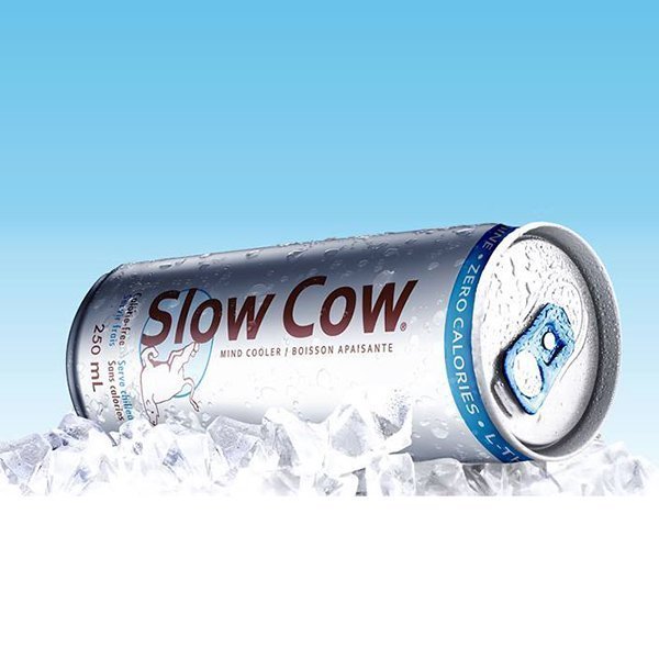 Lata da bebida Slow Cow deitada