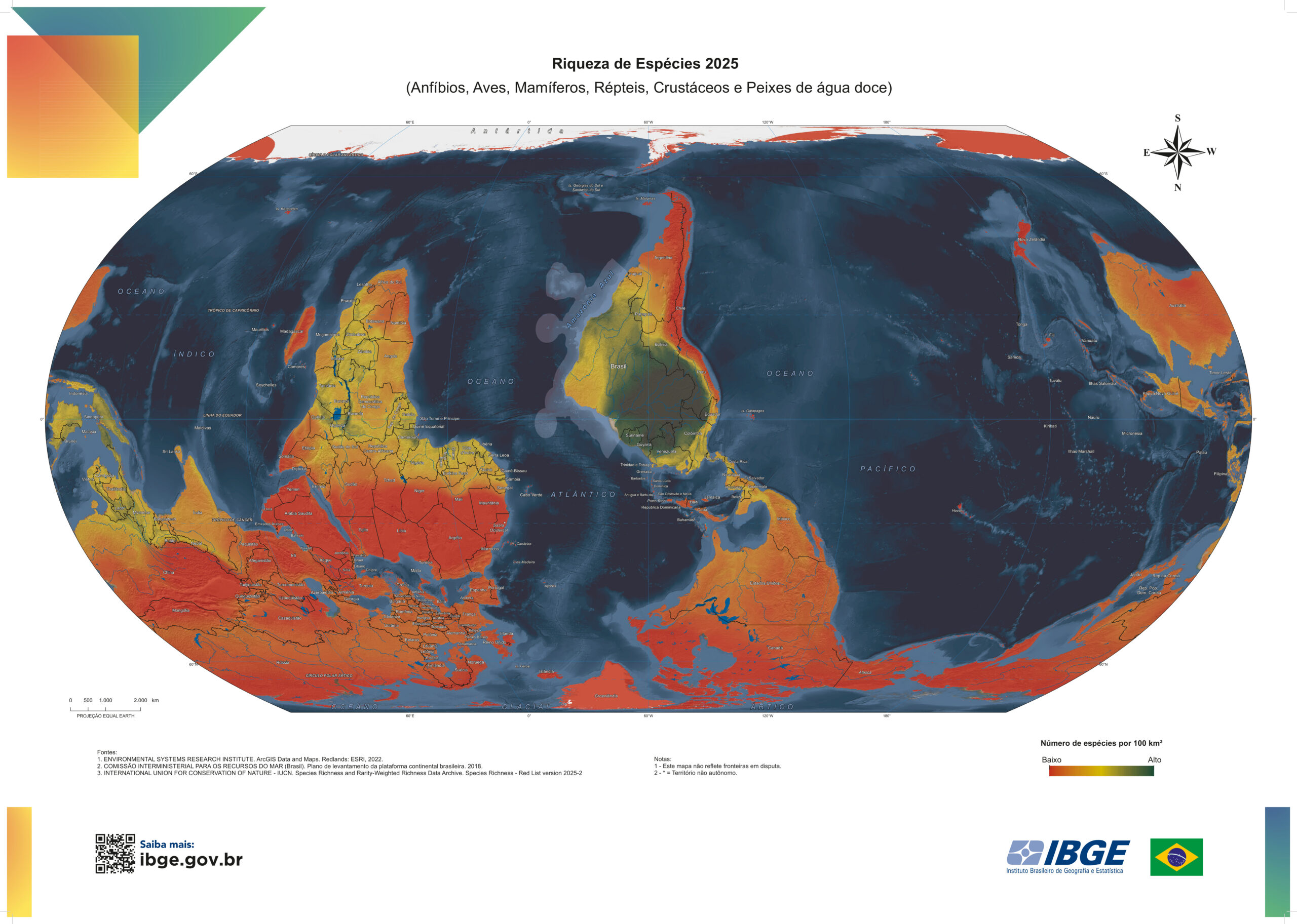 Mapa-múndi temático do IBGE sobre riqueza de espécies em 2025, com projeção Equal Earth, Brasil no centro da representação e hemisfério Sul na parte superior, reduzindo distorções cartográficas entre continentes.