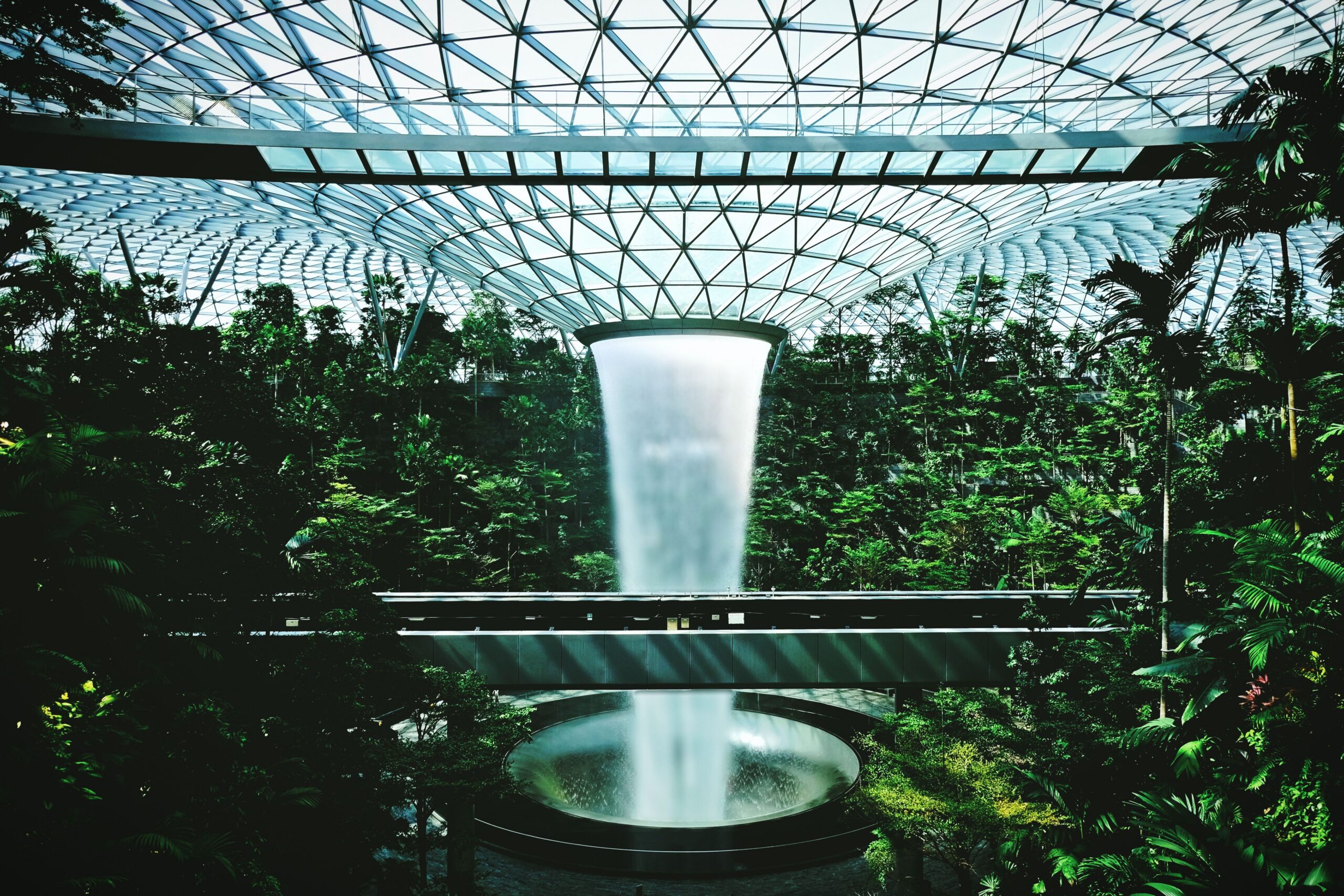 Rain Vortex, do Complexo Jewel, anexo ao Aeroporto de Changi