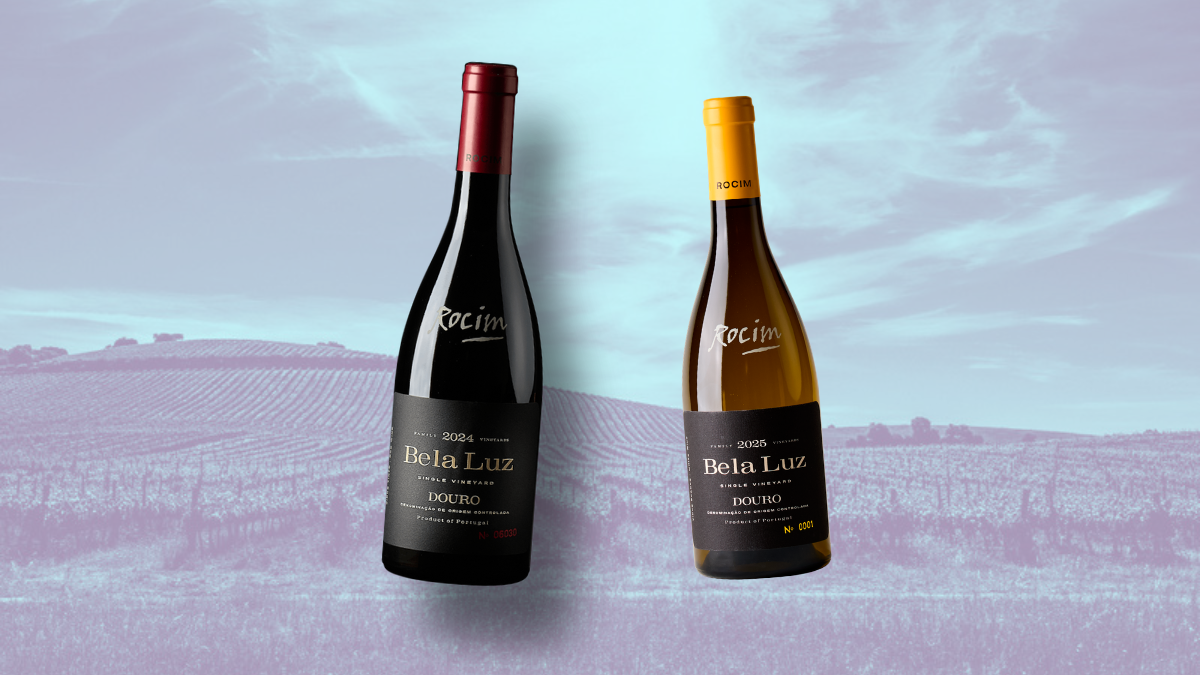 Garrafas de Bela Luz Tinto 2024 e Bela Luz Branco 2024